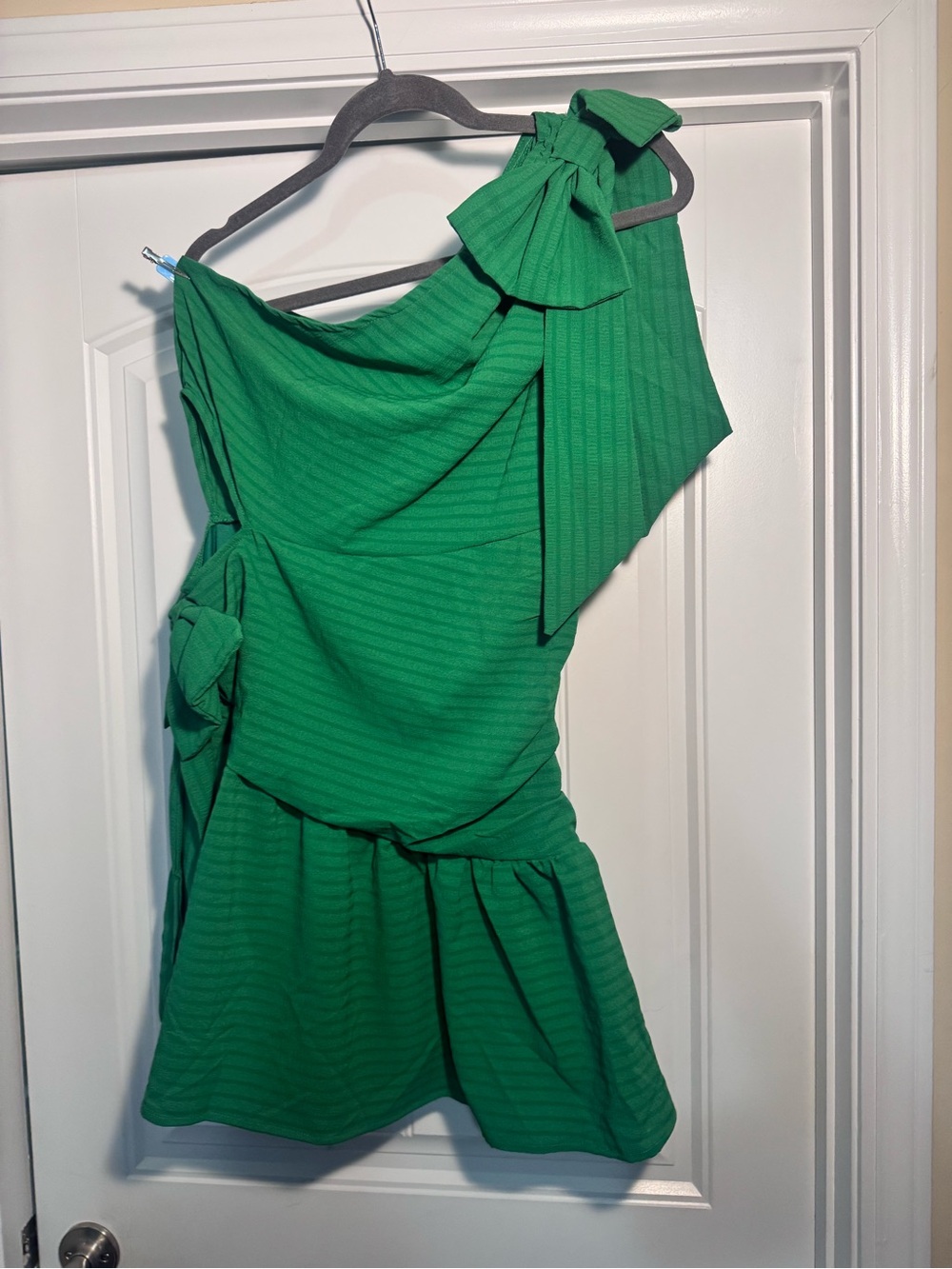 One-Shoulder Green Ruffle Dress with Bow Detail